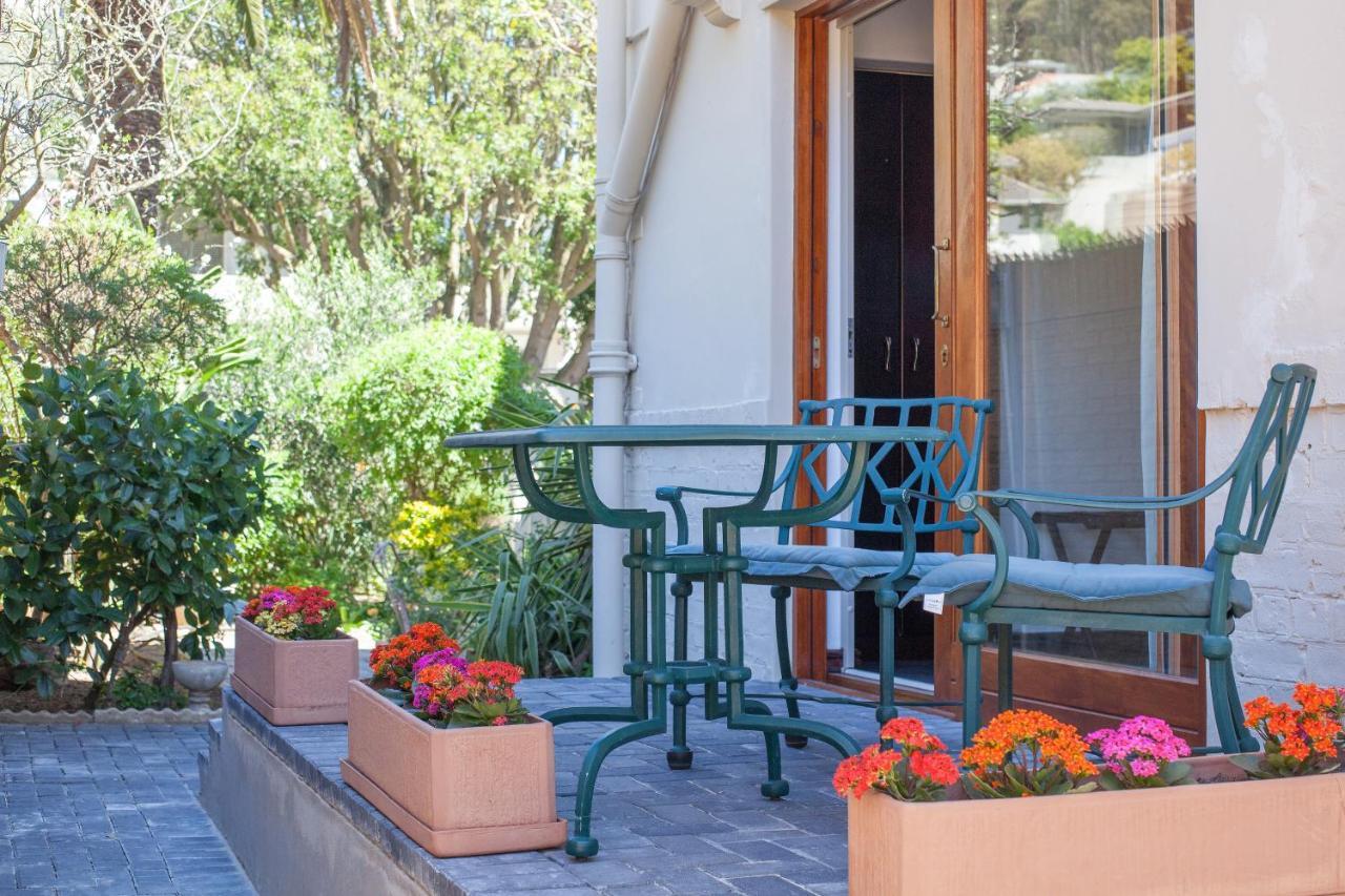 Maartens Guesthouse Cape Town Bagian luar foto