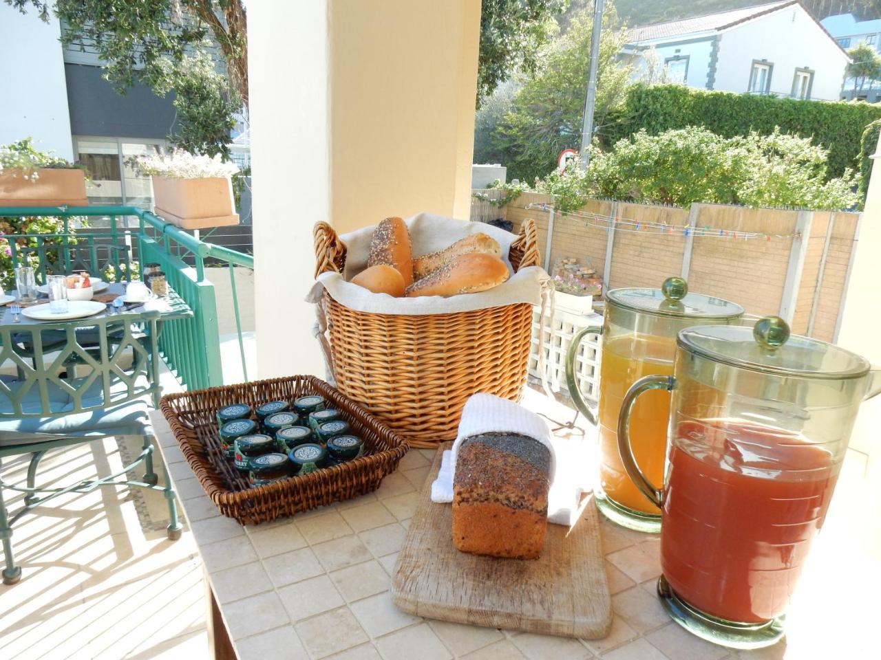 Maartens Guesthouse Cape Town Bagian luar foto